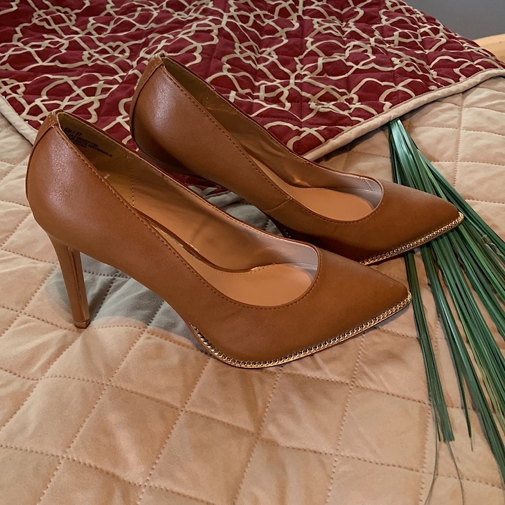 Bcbgeneration Stiletto Heeled Pump - image 6